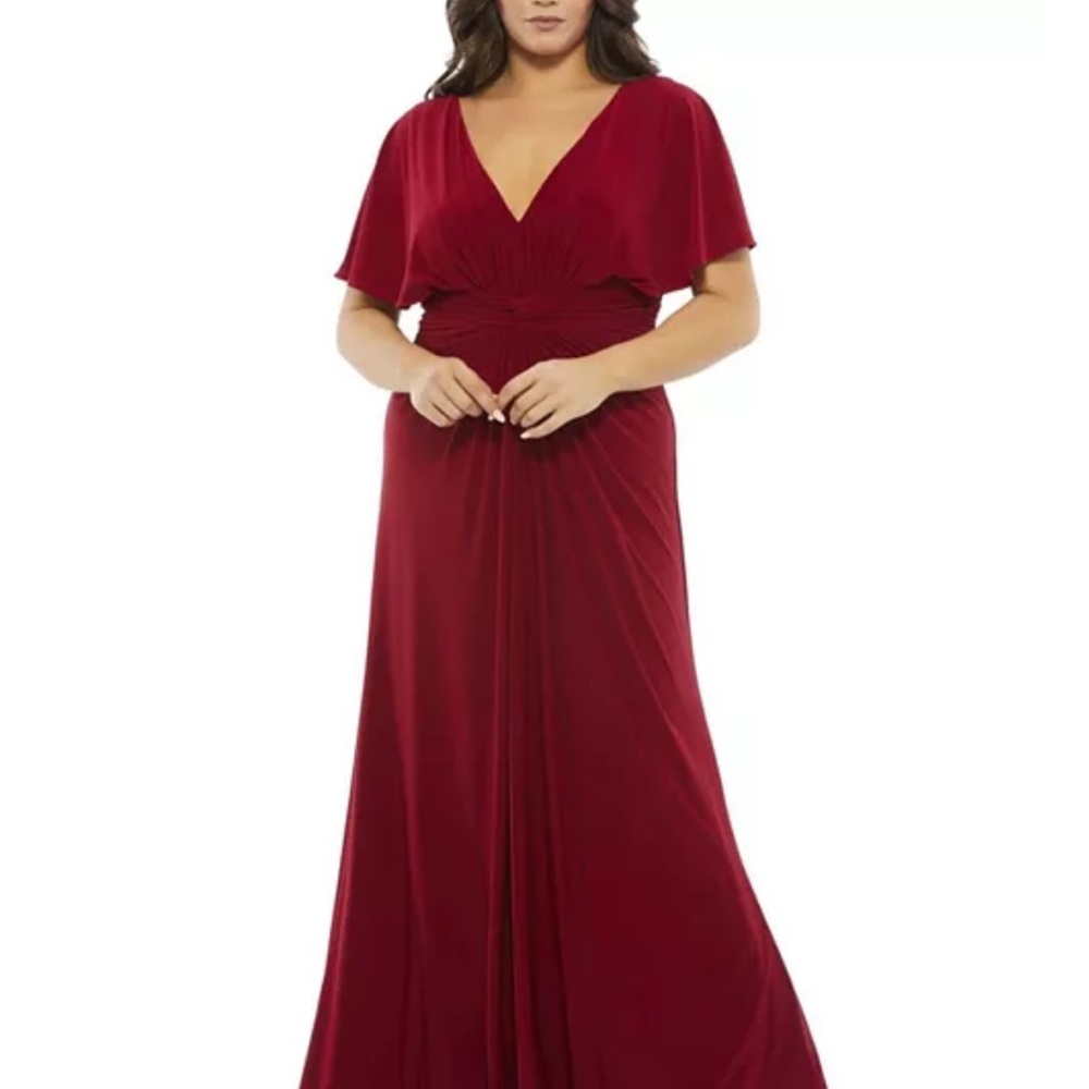 New Mac Duggal Flutter Short Sleeve 
Jersey Gown Size 18
